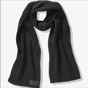 VICTORIA’S SECRET PINK Black Ribbed Knit Scarf
